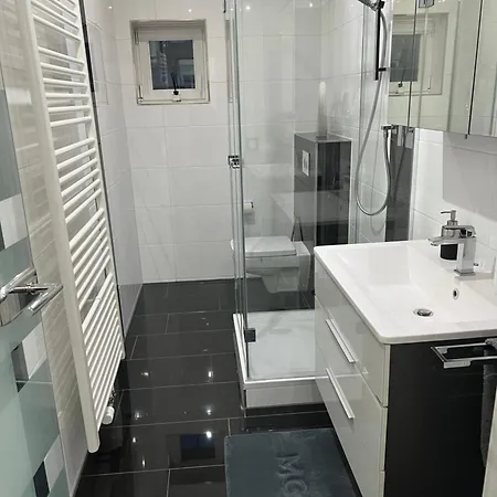 Schoene In Zentraler Lage Naehe Der Innenstadt דירה